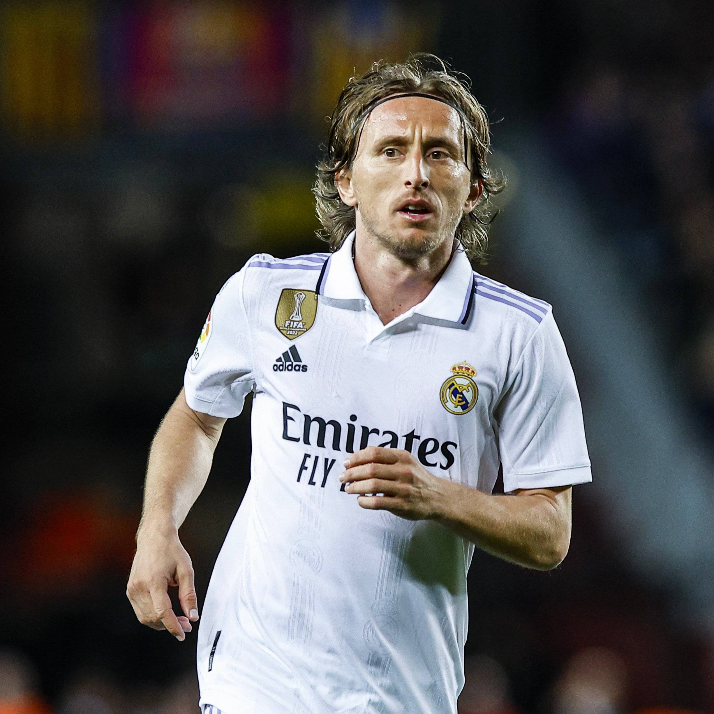 文章总结：维罗纳主场防守稳健但进攻乏力，亚特兰大控球强攻，两队将展开激烈对决。