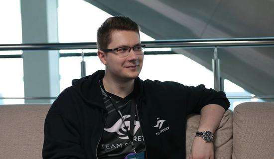 围和球员心 围和球员心